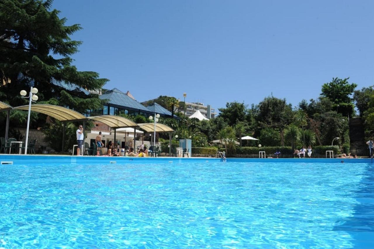 Hotel Villa Rosa Martina Franca Exteriör bild