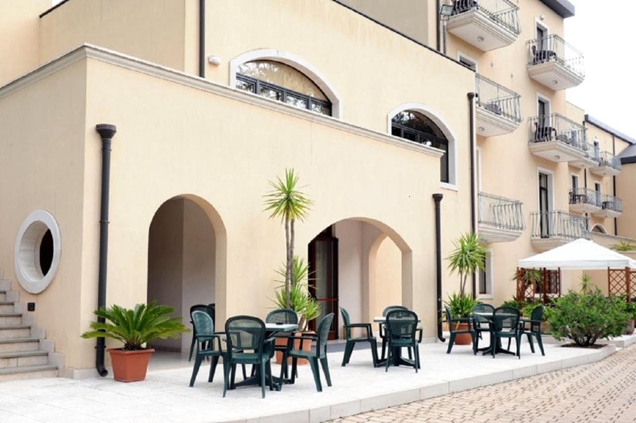 Hotel Villa Rosa Martina Franca Exteriör bild
